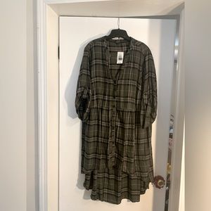 Hi low button down tunic NWT